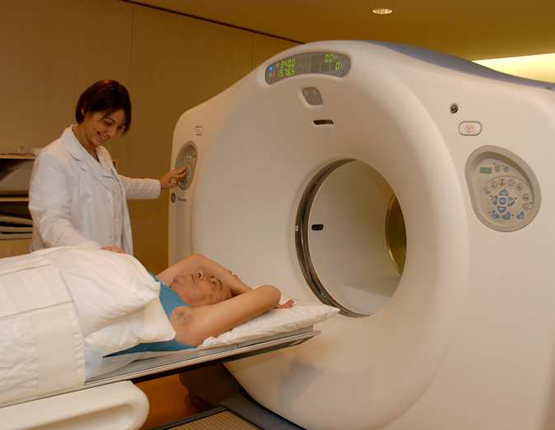 Un aparell de Tomografia per Emissió de Positrons