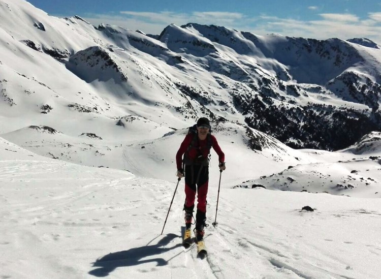 En Xavi fent esquí de muntanya